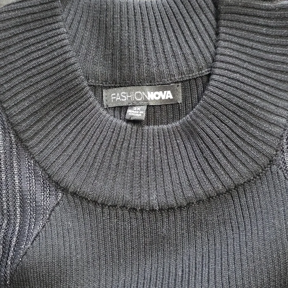 Fashion Nova Black And Metallic Gray Shimmer Long Sleeve Dress Size 2X - Picture 3 of 3